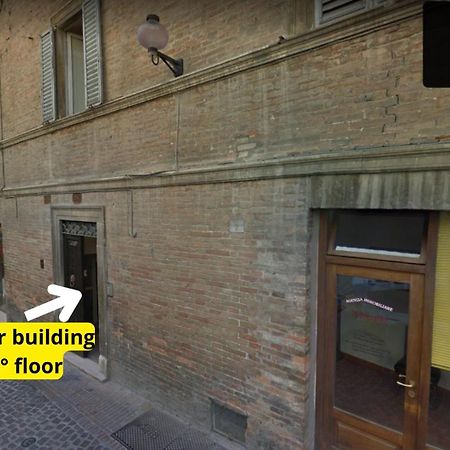 Netflix - Centro Storico Urbino Apartment Екстериор снимка